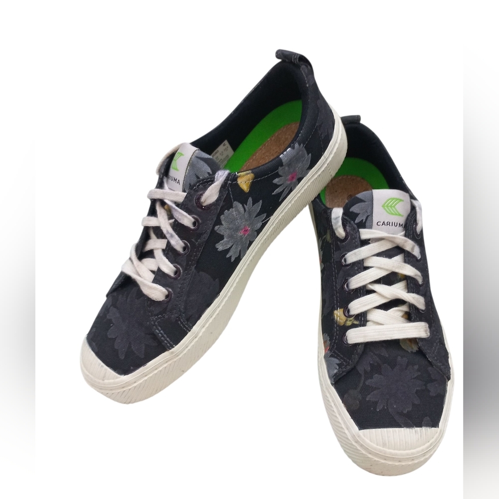 Cariuma Unisex Black/Green Athletic Shoes Size 8 W/6.5 M US